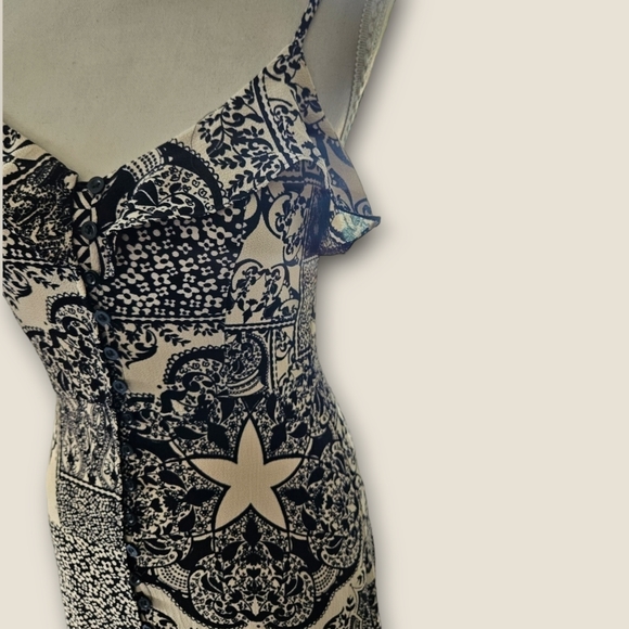 Black & Cream Pattern Maxi Dress - Picture 4 of 6